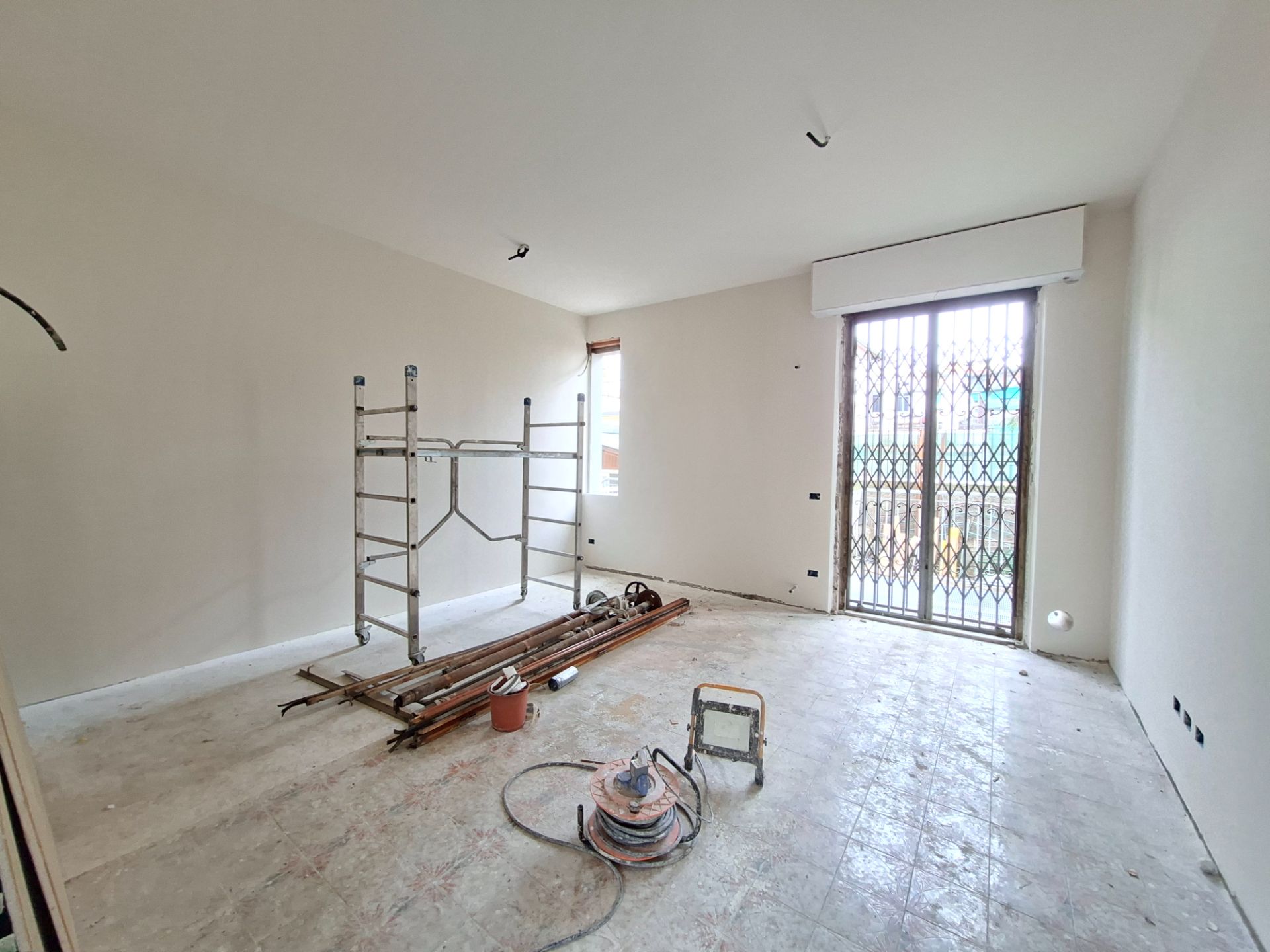 APPARTAMENTI RISTRUTTURATI CON GIARDINO E GARAGE