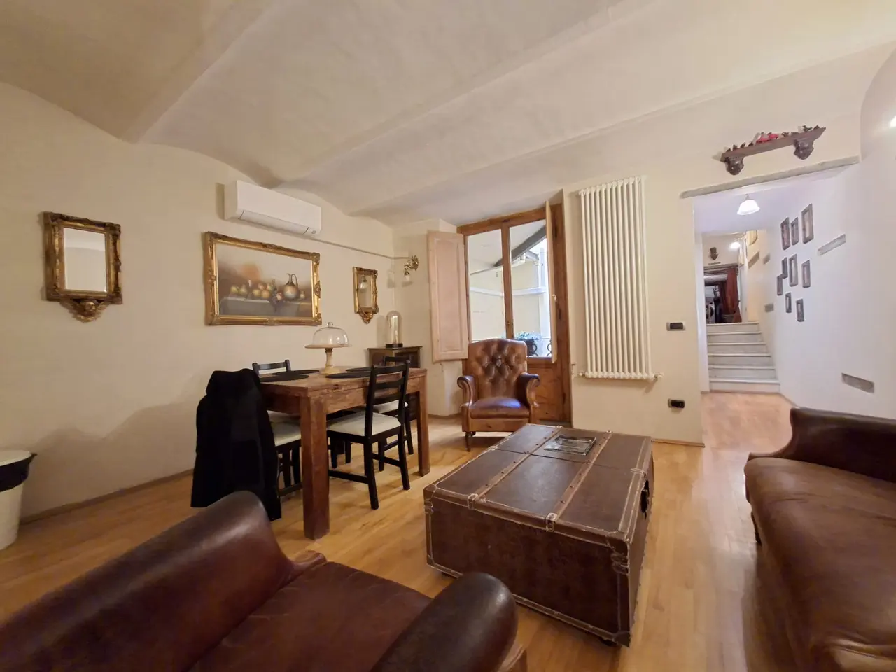 FIRENZE – SANTA CROCE - ELEGANTE QUADRILOCALE NEL CUORE DEL CENTRO STORICO